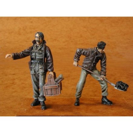 CMK 2 x German (WWII) Loco crew figures WWII