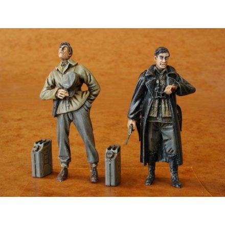 CMK 2 x German (WWII) Loco crew figures WWII