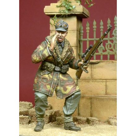 D-DAY miniature studio Screaming WSS Officer in Anorak