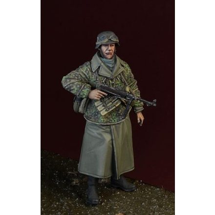 D-DAY miniature studio Waffen SS Soldier with MP40, Ardennes 1944