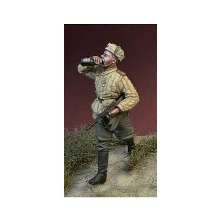 D-DAY miniature studio Soviet Trooper 2 "Thirsty" 1944-46