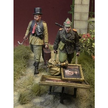 D-DAY miniature studio Soviet Plunderers, Europe 1944-46