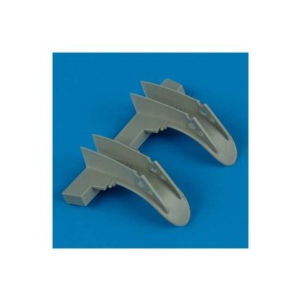 Quickboost de Havilland Mosquito wheel fenders (Tamiya)